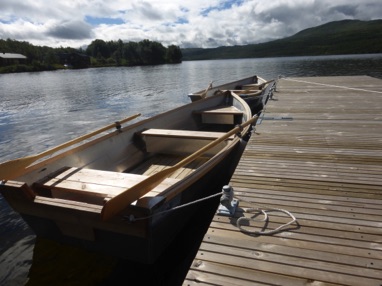 Rowing boat and lake